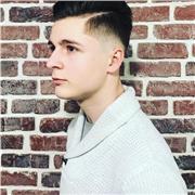 Professeur de cuisine ayant réalisé le concours « Un des Meilleurs Apprenti de France » et « Objectif Top Chef ». Je suis jeune et j’adore transmettre à des personnes motivées et curieuse